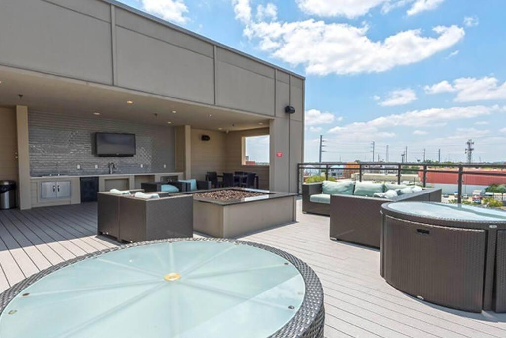 U1 Penthouse Downtown 1br 1bth Book Now! *
