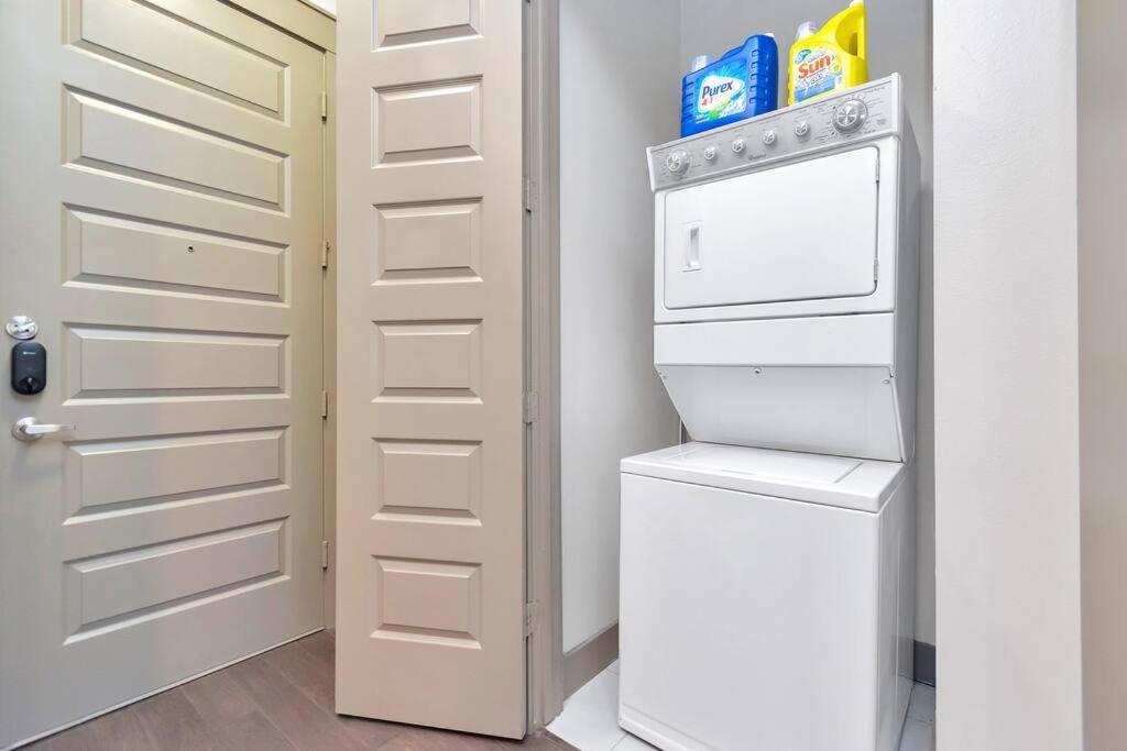 U1 Penthouse Downtown 1br 1bth Book Now! * Houston