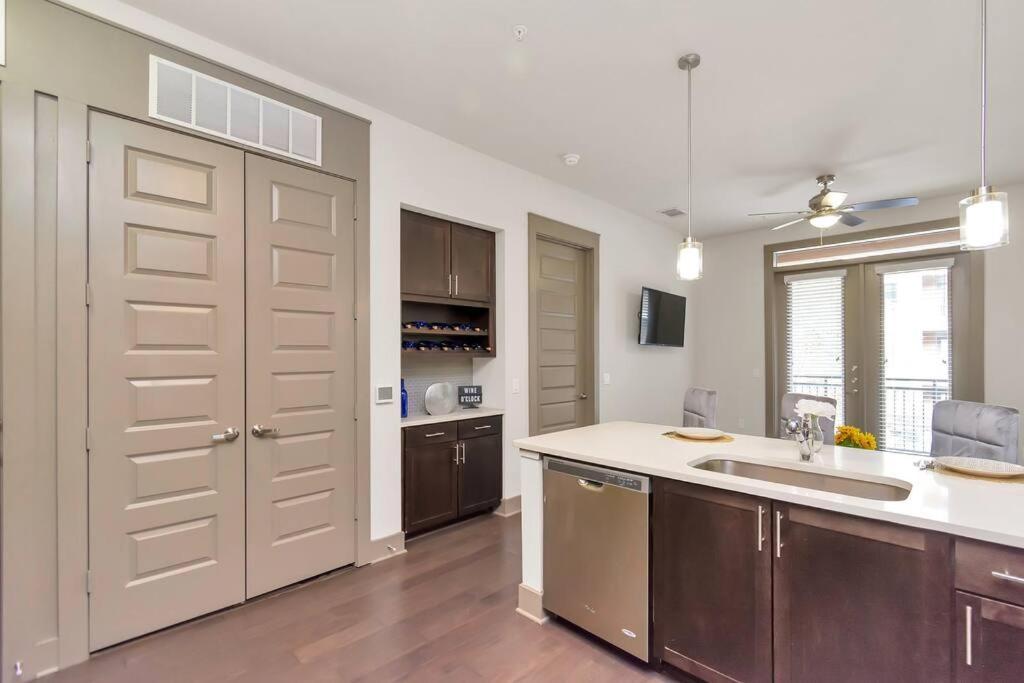Apartment U1 Penthouse Downtown 1br 1bth Book Now! *